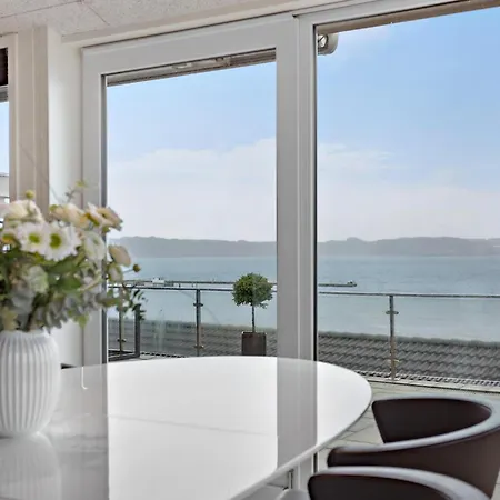 Beautiful In With House Sea View *